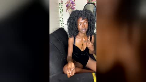 chroe22 online show from December 18, 8:53 am