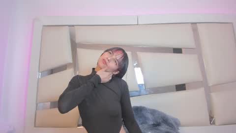 Snapshot of chrystal_jade chatting on February 15, 1:05 pm instagram chrystaljade.1 online show from February 15, 1:05 pm