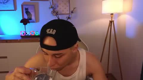 Chuck online show from June 19, 3:18 pm