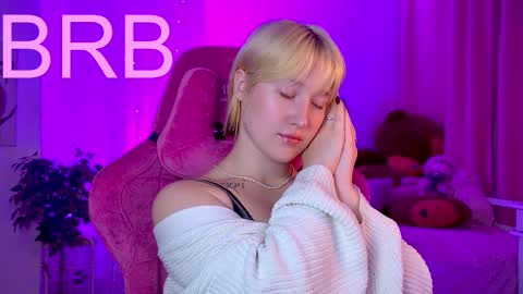 Cin Bellamy online show from September 29, 2:43 am