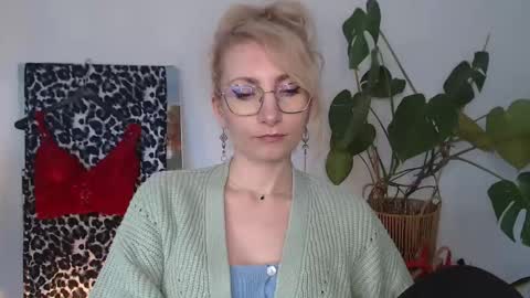 Cinderella online show from April 10, 6:30 am