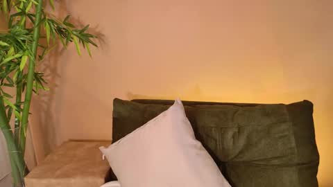 cinnamon_kyla online show from December 5, 2:04 pm