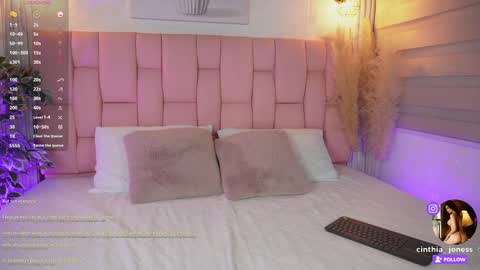 Snapshot of cinthia_jones2 chatting on September 11, 5:20 am Cinthia online show from September 11, 5:20 am