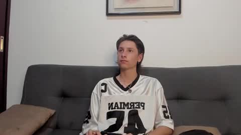 cirosky_elchicopolla online show from December 1, 4:43 am