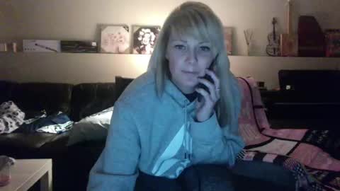 Snapshot of cj_wunderlust chatting on October 7, 9:05 am cj_wunderlust online show from October 7, 9:05 am