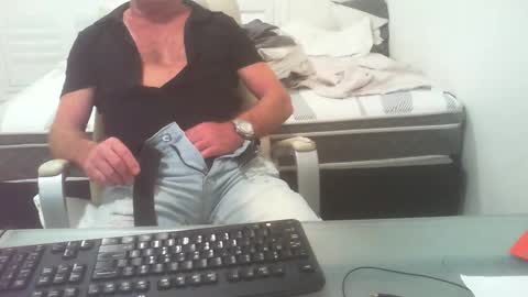 Snapshot of cjmed chatting on October 28, 2:07 pm cjmed online show from October 28, 2:07 pm