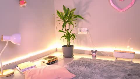 Claire online show from May 15, 11:45 pm