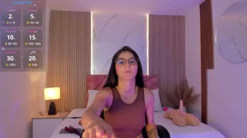 clairemillerx online show from June 9, 8:08 pm