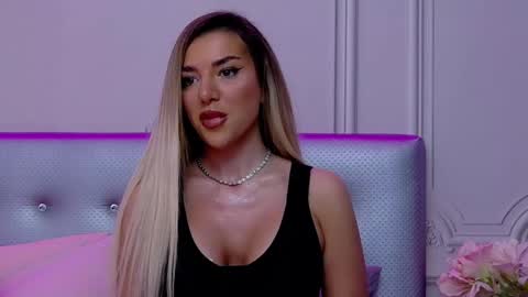 Snapshot of clarahazell chatting on March 5, 2:25 am ClaraHazel online show from March 5, 2:25 am