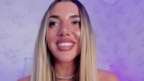 Snapshot of clarahazell chatting on October 15, 5:43 am ClaraHazel online show from October 15, 5:43 am
