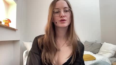 classyandgirly online show from April 16, 8:09 pm