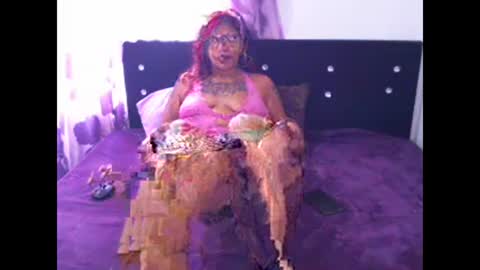 claudine valencia online show from June 6, 11:38 am