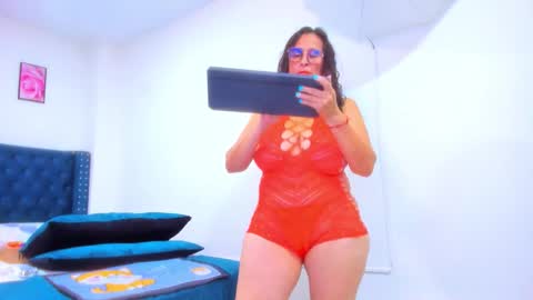 Snapshot of clayr_rosse chatting on October 9, 10:48 pm Clayr online show from October 9, 10:48 pm