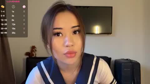Lili online show from June 27, 1:39 pm