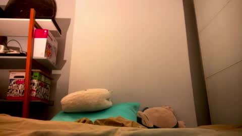 clementine75009 online show from February 10, 6:22 pm