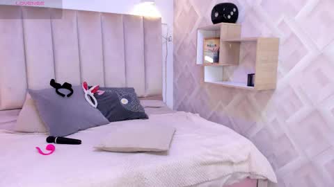 clhoe_johnson_ online show from October 28, 12:17 pm