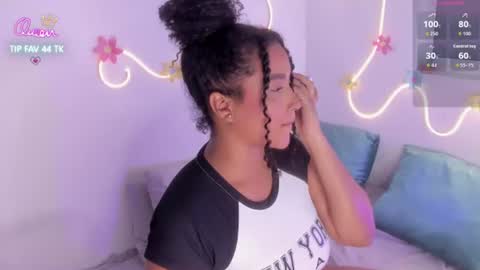 cloe_25 online show from June 15, 2:58 am