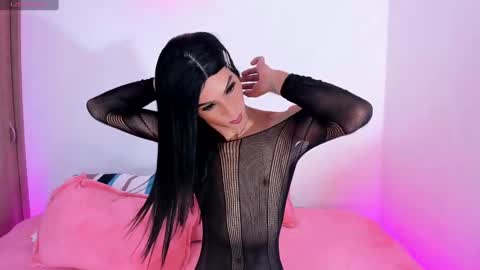 CLOE REMINTON online show from February 4, 10:10 am