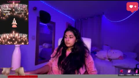 cloe small online show from October 12, 7:23 am