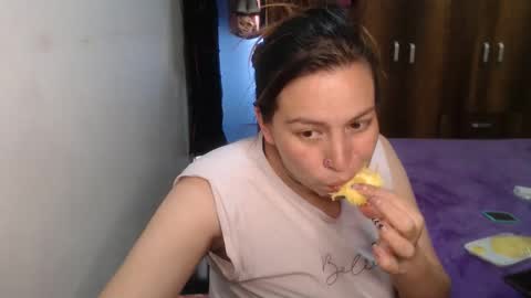 cloepregnant25 online show from April 16, 3:45 pm