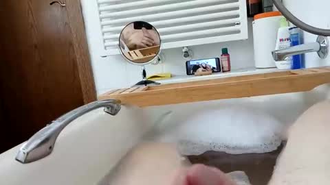 cockringuser13 online show from September 8, 7:46 pm