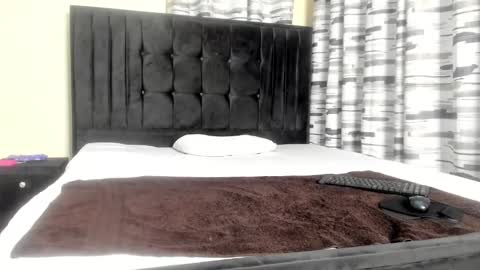 coco_leila online show from February 15, 8:22 am