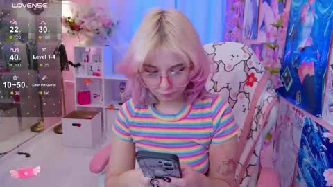 Snapshot of coconut_mia chatting on October 22, 5:36 pm Mia online show from October 22, 5:36 pm