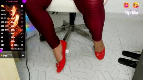 Snapshot of coffee_hot chatting on September 10, 4:52 pm laurita online show from September 10, 4:52 pm