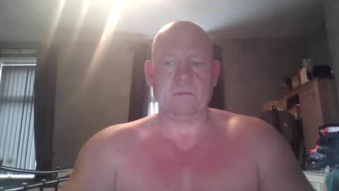 col4nows online show from November 14, 12:18 pm