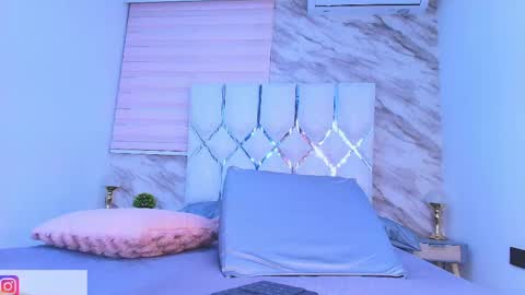 colett online show from April 18, 12:18 pm