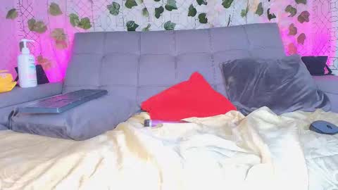 Snapshot of colett_hall chatting on October 12, 1:59 pm colett online show from October 12, 1:59 pm