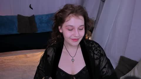 Collen Mon Tue Wed Thu Fri GMT 3 0300am - 0900am  online show from October 30, 5:57 pm