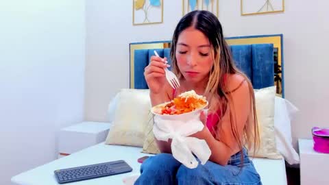 valentina online show from May 14, 1:09 pm