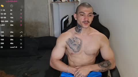 colombianmuscle8 online show from January 26, 2:24 am