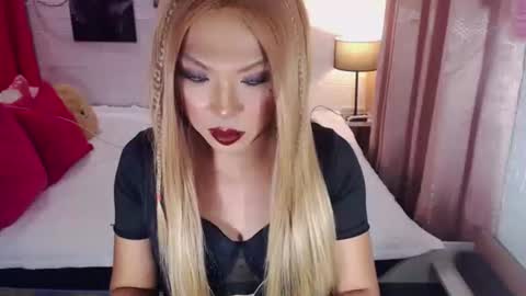 QUEEN SABRINA online show from June 11, 4:10 am