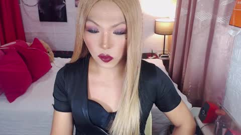 QUEEN SABRINA online show from May 24, 6:31 am