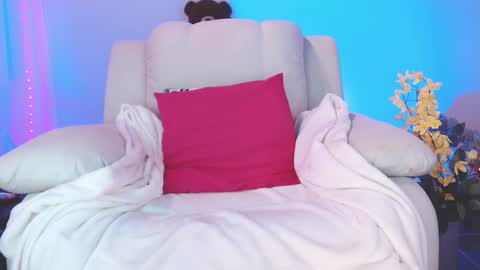 Ariane... online show from December 10, 2:38 am