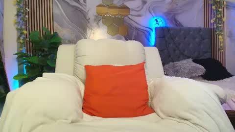 Ariane... online show from August 2, 11:06 pm