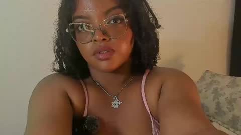 conielaurenth online show from June 8, 1:28 am