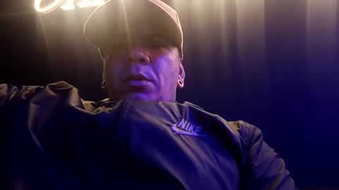 connor_mcc1 online show from February 2, 11:28 am