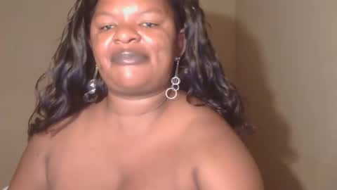 Snapshot of conny685249 chatting on February 18, 4:47 pm conny online show from February 18, 4:47 pm