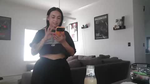 Snapshot of controllercutie chatting on October 1, 2:27 pm controllercutie online show from October 1, 2:27 pm