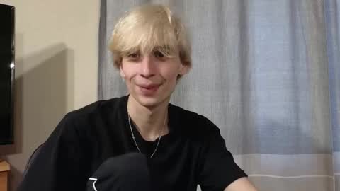 Snapshot of cookie_sex chatting on October 29, 12:23 am cookie_sex online show from October 29, 12:23 am