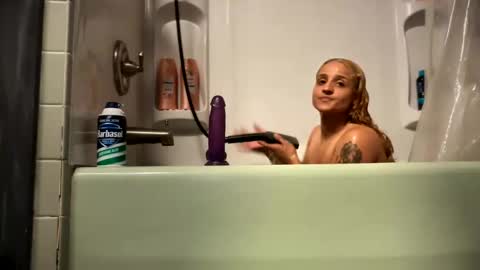 MommyB69 online show from October 19, 11:53 pm