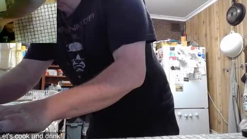 Snapshot of cookieliquor chatting on September 15, 9:16 pm Cookie - I do cooking streams occasionally. Next stream online show from September 15, 9:16 pm