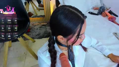 Snapshot of coraline_v chatting on October 9, 2:50 am Coraline connected from 10 pm to 6 am Colombia time online show from October 9, 2:50 am