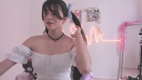Coraline uwu     Bienvenidos al dulce mundo de Coraline    Hola amores soy Coraline  Una chica  tierna juguetona online show from May 3, 8:26 pm
