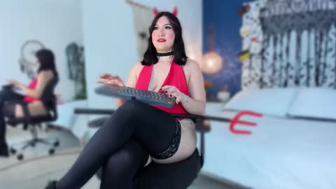   online show from October 28, 12:17 pm