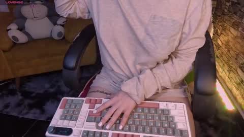 coralwells online show from January 16, 12:30 am