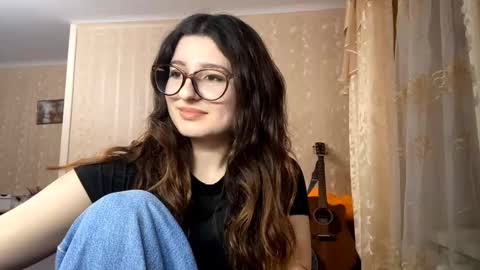 Elisheva online show from November 10, 1:25 pm
